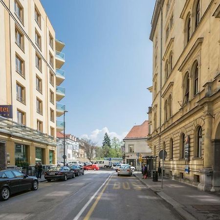 Apartment Flamingo Ljubljana Exteriör bild